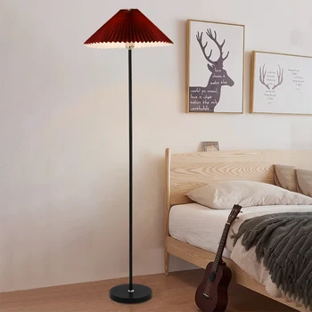 Плиссированный торшер в стиле Ins Креативный скандинавский свет Роскошный диван для гостиной Прикроватный угловой торшер для спальни