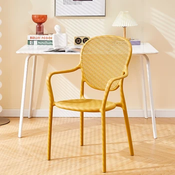 Современный стул с простой спинкой и подлокотником, скандинавские бытовые пластиковые обеденные стулья, минималистичный и утолщенный стул для отдыха на открытом воздухе